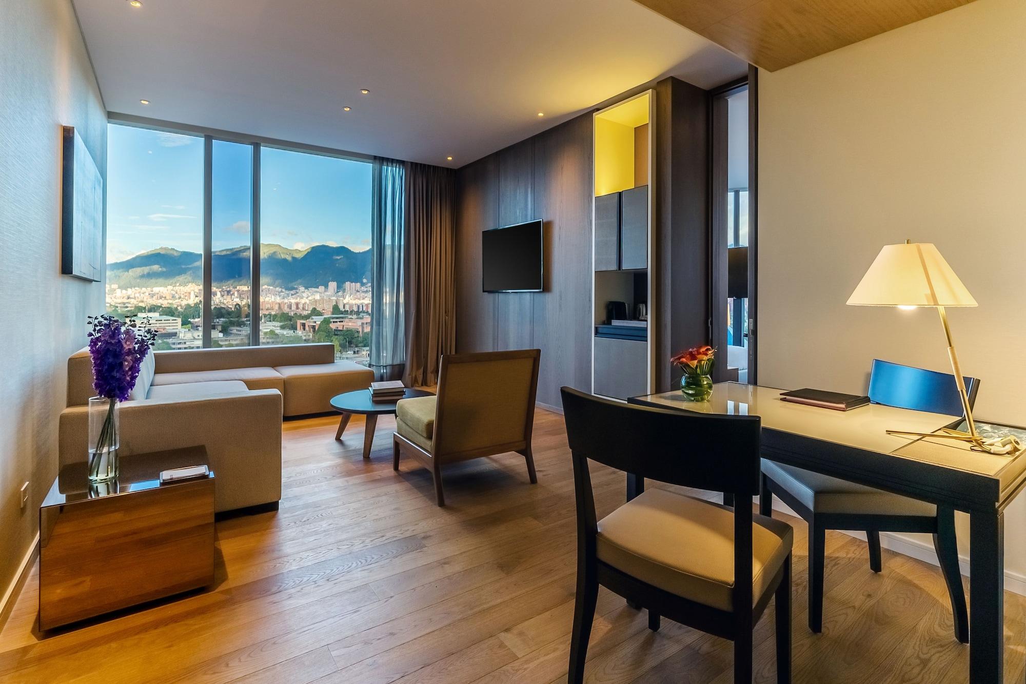 Grand Hyatt Bogota Hotell Exteriör bild A suite at the hotel