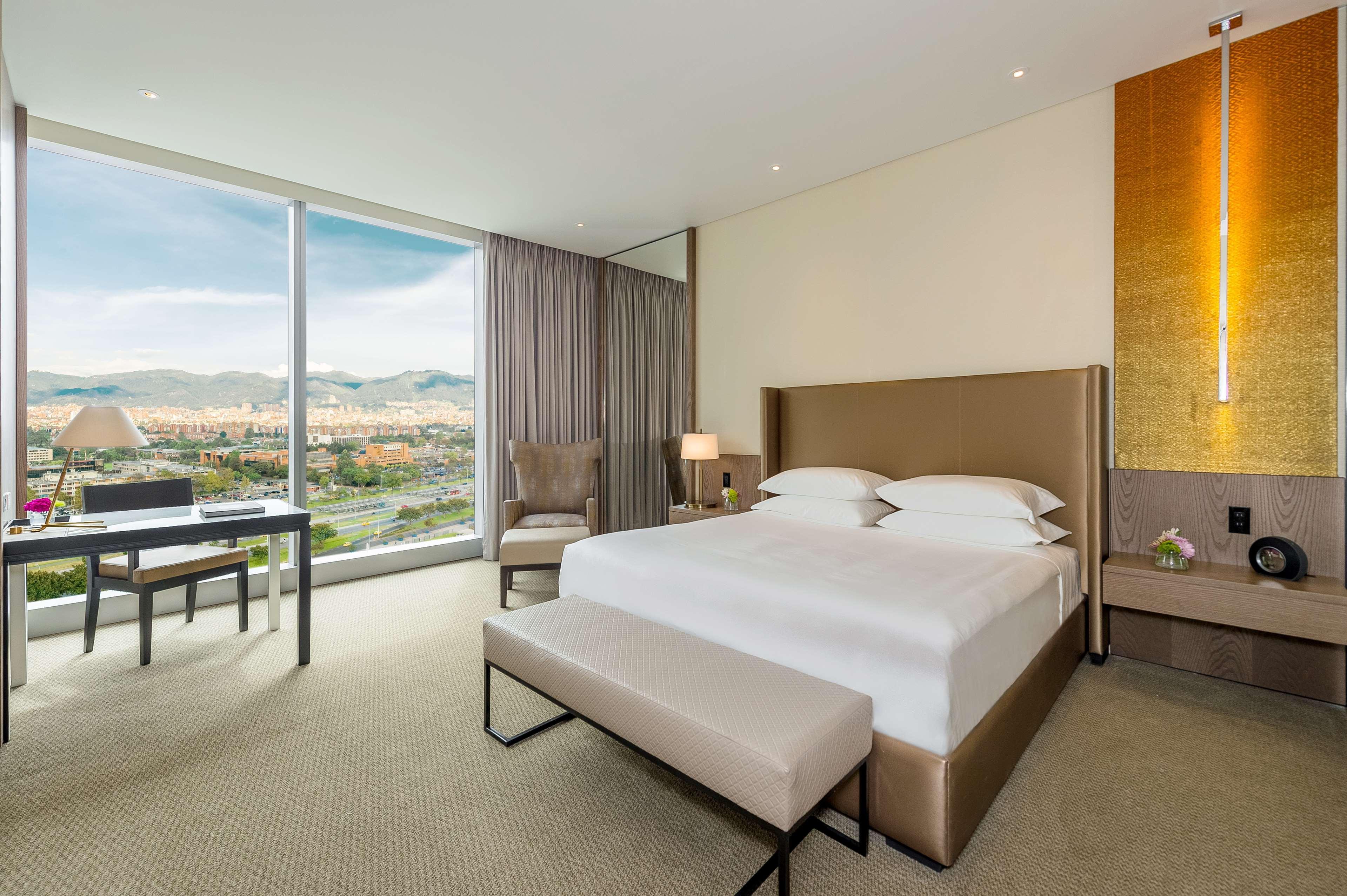 Grand Hyatt Bogota Hotell Exteriör bild Deluxe Room