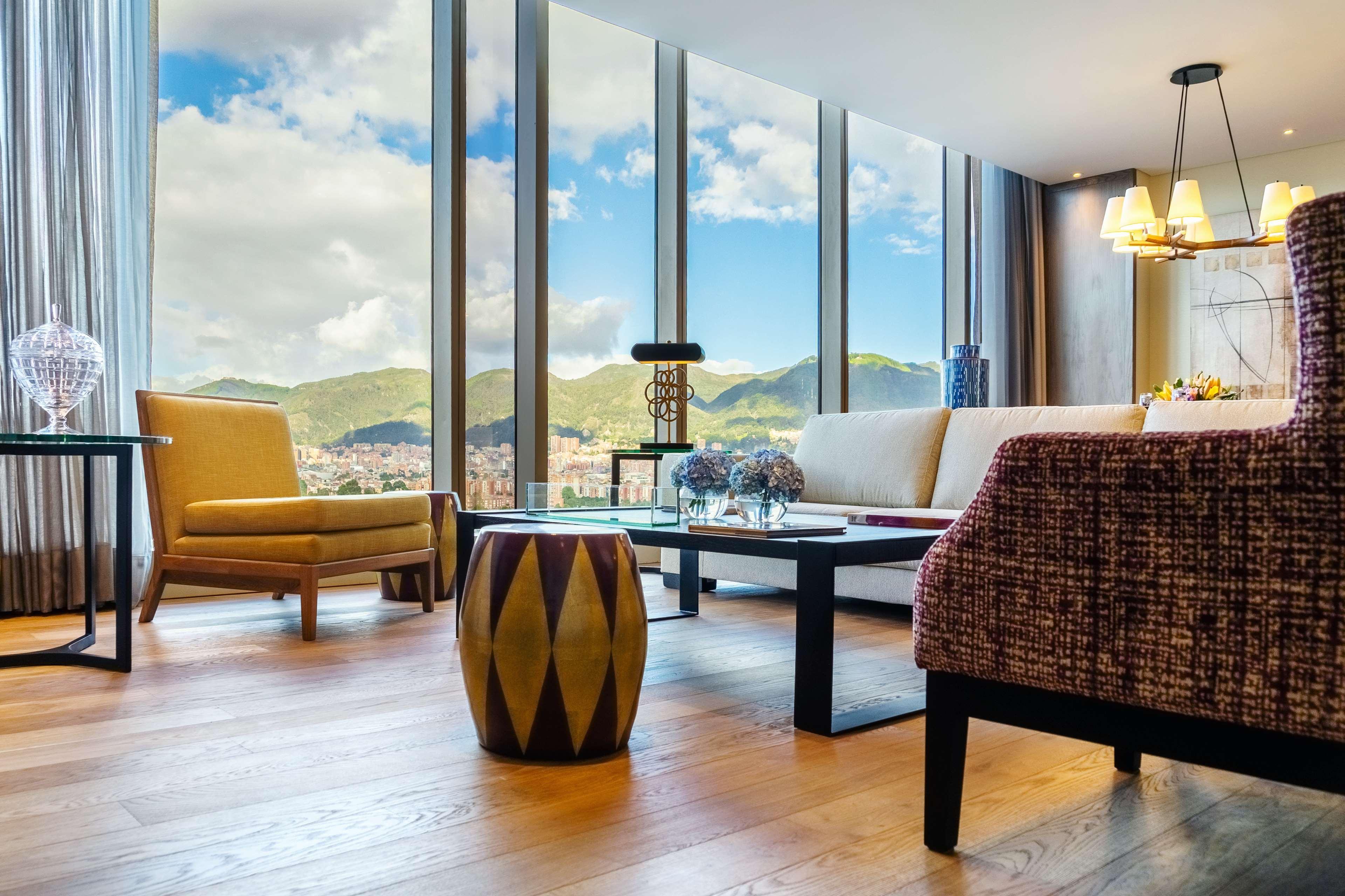 Grand Hyatt Bogota Hotell Exteriör bild A living room at the hotel