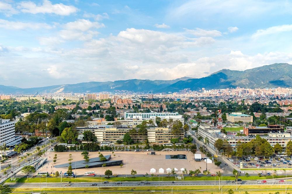 Grand Hyatt Bogota Hotell Exteriör bild View of the campus