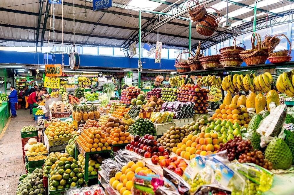 Grand Hyatt Bogota Hotell Exteriör bild Fruit and vegetable market in Porto Alegre, Brazil
