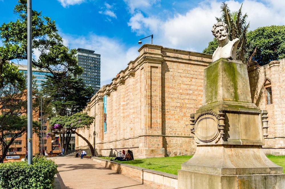 Grand Hyatt Bogota Hotell Exteriör bild Birmingham University Museum and Art Gallery